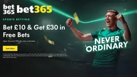 梅西奇迹瞬间：距球16米处神停妙射，现场欢声雷动！